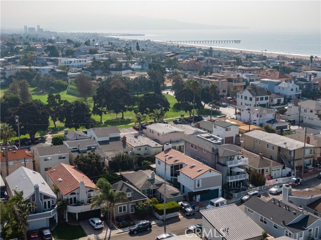428 28th Street, Hermosa Beach, California 90254, 2 Bedrooms Bedrooms, ,1 BathroomBathrooms,Residential,Sold,28th,SB19275440