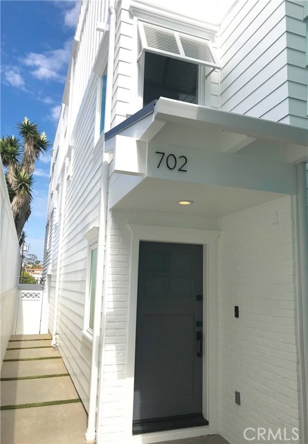 702 Loma Drive, Hermosa Beach, California 90254, 3 Bedrooms Bedrooms, ,3 BathroomsBathrooms,Residential,Sold,Loma,SB18137124