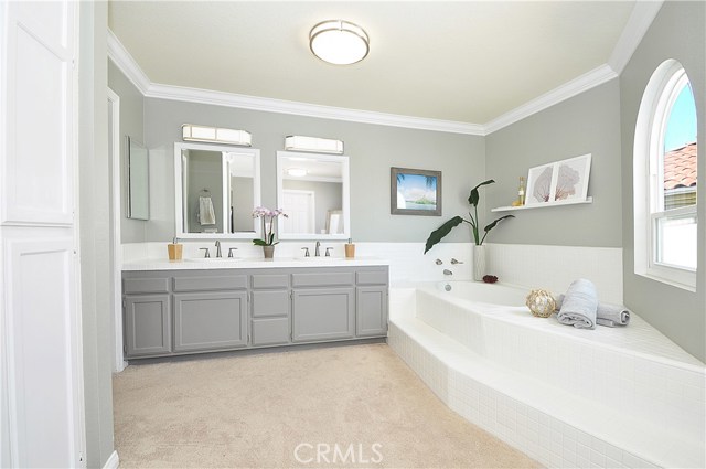 Relaxing Soaking Tub