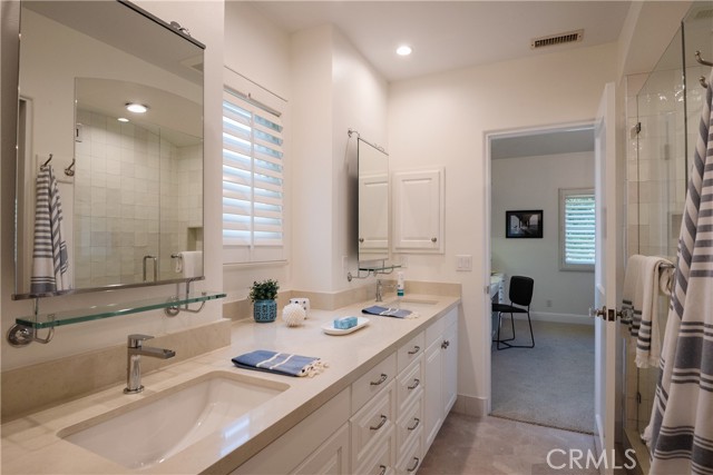 587 26th Street, Manhattan Beach, California 90266, 4 Bedrooms Bedrooms, ,3 BathroomsBathrooms,Residential,Sold,26th,SB21063366