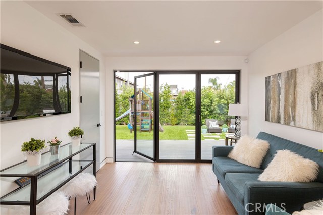 2219 Graham Avenue, Redondo Beach, California 90278, 3 Bedrooms Bedrooms, ,1 BathroomBathrooms,Residential,Sold,Graham,SB19216954