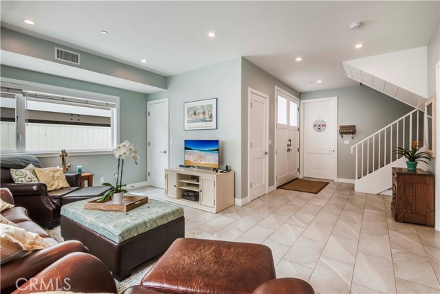 1074 7th Street, Hermosa Beach, California 90254, 4 Bedrooms Bedrooms, ,3 BathroomsBathrooms,Residential,Sold,7th,SB19068500