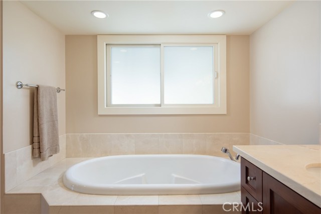 646 Hermosa Avenue, Hermosa Beach, California 90254, 3 Bedrooms Bedrooms, ,2 BathroomsBathrooms,Residential,Sold,Hermosa,SB18146265