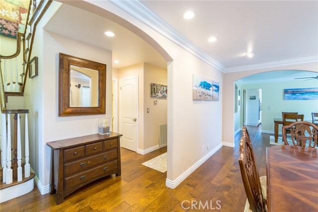 727 Lucia Avenue, Redondo Beach, California 90277, 3 Bedrooms Bedrooms, ,2 BathroomsBathrooms,Residential,Sold,Lucia,SB17222950