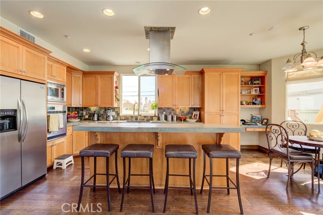 1303 Rindge Lane, Redondo Beach, California 90278, 4 Bedrooms Bedrooms, ,3 BathroomsBathrooms,Residential,Sold,Rindge,SB21073831