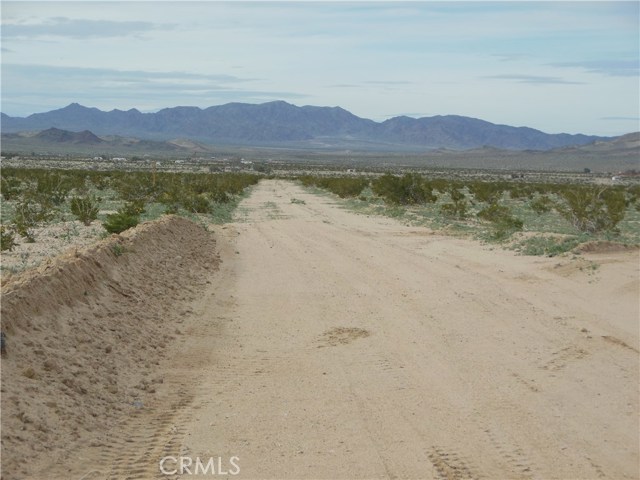 Detail Gallery Image 2 of 7 For 104 Diamond Bar Dr, Twentynine Palms,  CA 92277 - – Beds | – Baths