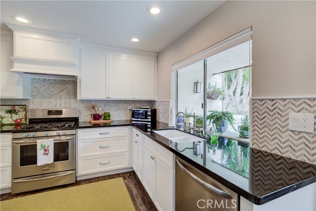 79 Aspen Way, Rolling Hills Estates, California 90274, 2 Bedrooms Bedrooms, ,2 BathroomsBathrooms,Residential,Sold,Aspen,SB18216474