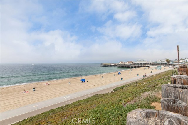 807 Lilienthal Lane, Redondo Beach, California 90278, 7 Bedrooms Bedrooms, ,4 BathroomsBathrooms,Residential,Sold,Lilienthal,SW19214805