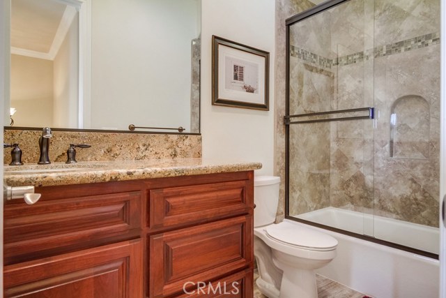 Full bath in the hallway for guests.