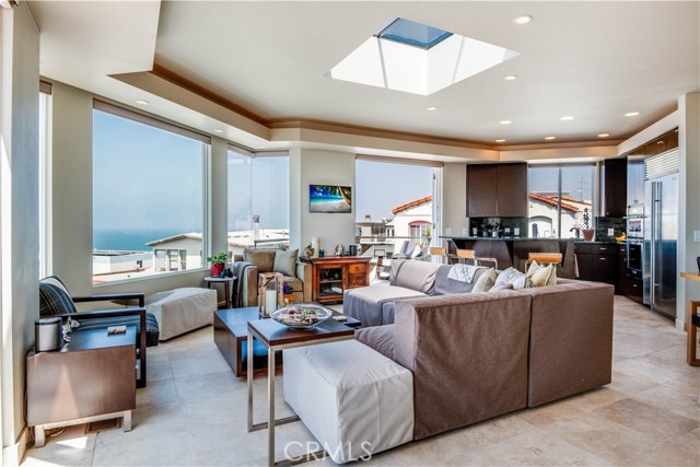 228 33rd Street, Manhattan Beach, California 90266, 3 Bedrooms Bedrooms, ,1 BathroomBathrooms,Residential,Sold,33rd,SB19198538