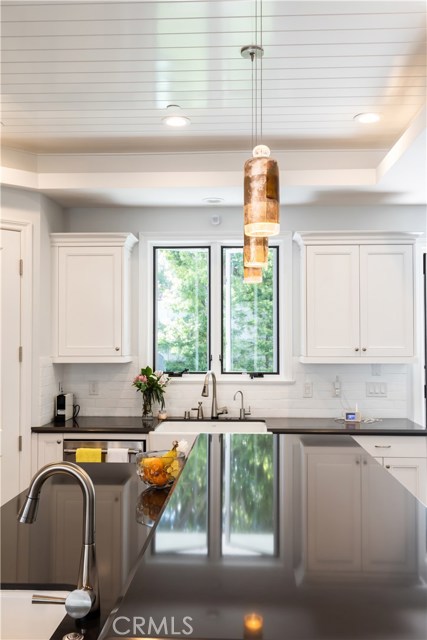 1905 Elm Avenue, Manhattan Beach, California 90266, 5 Bedrooms Bedrooms, ,5 BathroomsBathrooms,Residential,Sold,Elm,SB19169509