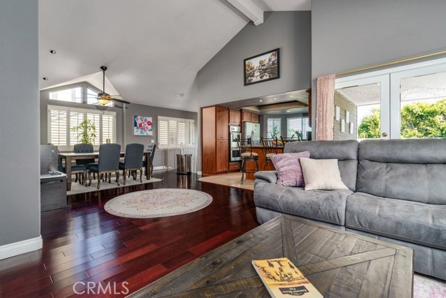 202 Helberta Avenue, Redondo Beach, California 90277, 3 Bedrooms Bedrooms, ,2 BathroomsBathrooms,Residential,Sold,Helberta,SB20063398