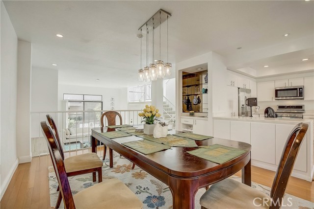 1919 Marshallfield Lane, Redondo Beach, California 90278, 3 Bedrooms Bedrooms, ,3 BathroomsBathrooms,Residential,Sold,Marshallfield,SB20041815