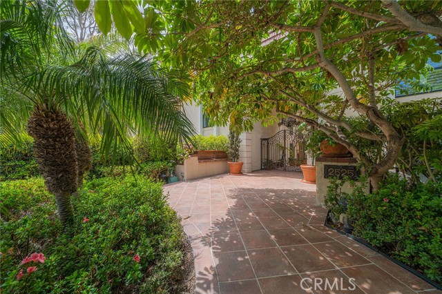 2525 Via Campesina, Palos Verdes Estates, California 90274, 2 Bedrooms Bedrooms, ,2 BathroomsBathrooms,Residential,Sold,Via Campesina,PV21123146