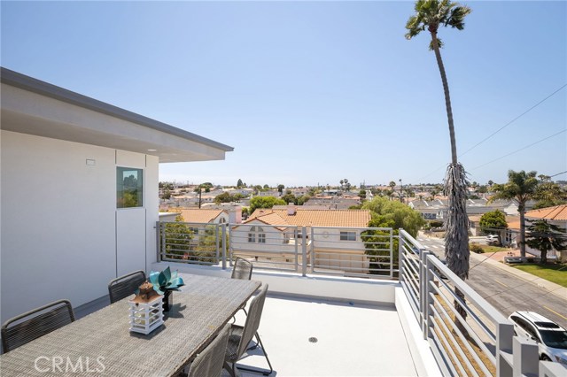 2006 Morgan Lane, Redondo Beach, California 90278, 4 Bedrooms Bedrooms, ,3 BathroomsBathrooms,Residential,Sold,Morgan,SB20119516