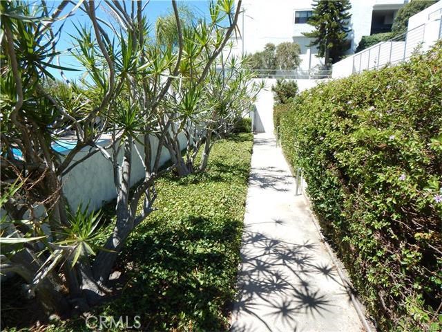 736 Gould Avenue, Hermosa Beach, California 90254, 3 Bedrooms Bedrooms, ,2 BathroomsBathrooms,Residential,Sold,Gould,SB17086650