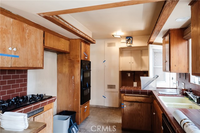 461 28th Street, Manhattan Beach, California 90266, 3 Bedrooms Bedrooms, ,2 BathroomsBathrooms,Residential,Sold,28th,SB21112452