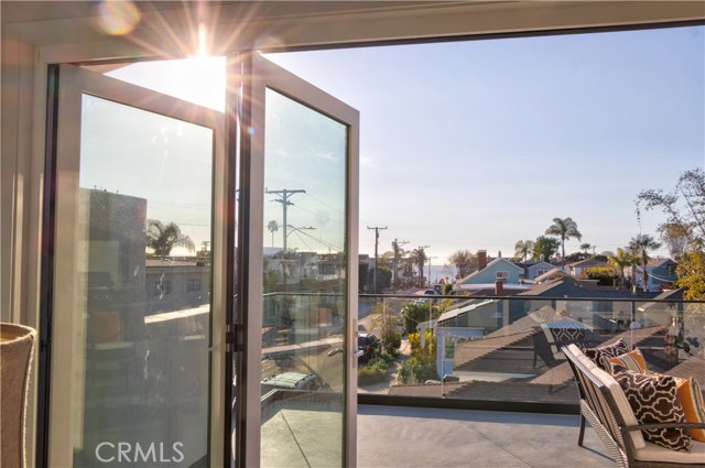 1401 Corona Street, Hermosa Beach, California 90254, 4 Bedrooms Bedrooms, ,3 BathroomsBathrooms,Residential,Sold,Corona,SB20015755