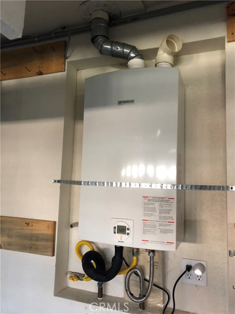 
Tankless water heater