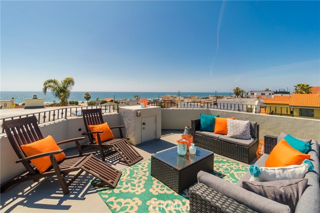 2524 Manhattan Avenue, Hermosa Beach, California 90254, 5 Bedrooms Bedrooms, ,3 BathroomsBathrooms,Residential,Sold,Manhattan,SB18096858
