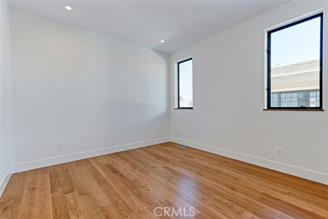 1154 6th Street, Hermosa Beach, California 90254, 4 Bedrooms Bedrooms, ,5 BathroomsBathrooms,Residential,Sold,6th,SB19225837