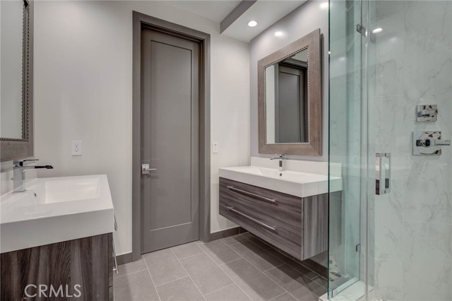 2707 Rockefeller Lane, Redondo Beach, California 90278, 4 Bedrooms Bedrooms, ,5 BathroomsBathrooms,Residential,Sold,Rockefeller,PV19136764