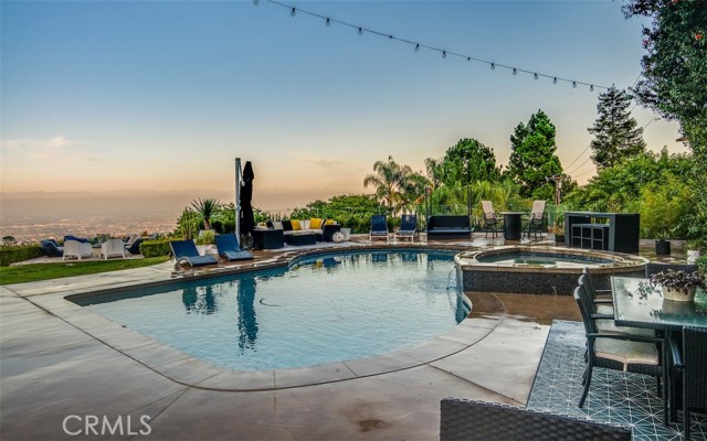 11 Outrider Road, Rolling Hills, California 90274, 4 Bedrooms Bedrooms, ,3 BathroomsBathrooms,Residential,Sold,Outrider,PV20235283