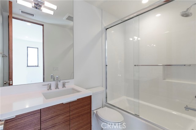 521 Gertruda, Redondo Beach, California 90277, 3 Bedrooms Bedrooms, ,4 BathroomsBathrooms,Residential,Sold,Gertruda,PV17183472