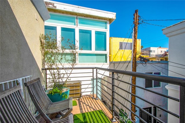 3rd level back patio.