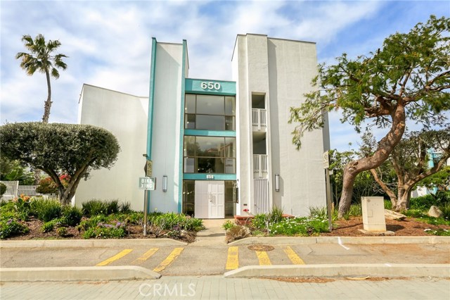 650 The Vlg, Redondo Beach, California 90277, 1 Bedroom Bedrooms, ,1 BathroomBathrooms,Residential,Sold,The Vlg,SB18021367