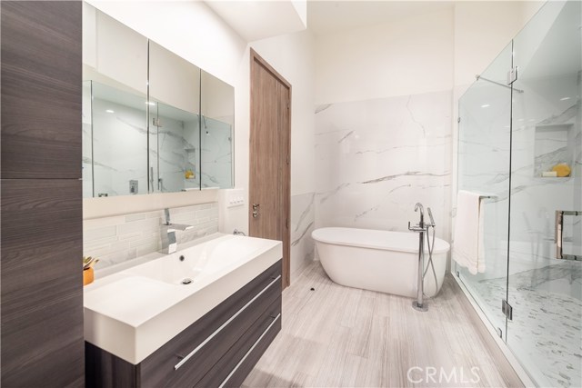 2715 Carnegie Lane, Redondo Beach, California 90278, 4 Bedrooms Bedrooms, ,4 BathroomsBathrooms,Residential,Sold,Carnegie,SB19180125