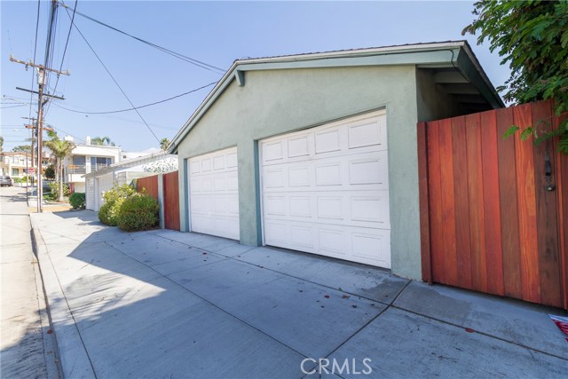 1005 15th Place, Hermosa Beach, California 90254, 3 Bedrooms Bedrooms, ,2 BathroomsBathrooms,Residential,Sold,15th,SB17224063