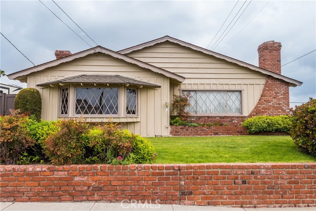 1257 11th Street, Manhattan Beach, California 90266, 3 Bedrooms Bedrooms, ,1 BathroomBathrooms,Residential,Sold,11th,SB18073937