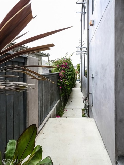 812 Juanita Avenue, Redondo Beach, California 90277, 5 Bedrooms Bedrooms, ,4 BathroomsBathrooms,Residential,Sold,Juanita,SB17114453