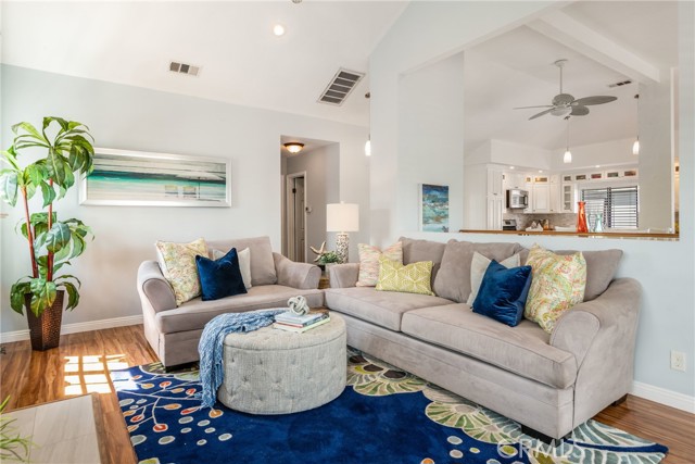 2216 Manhattan Beach Boulevard, Redondo Beach, California 90278, 3 Bedrooms Bedrooms, ,3 BathroomsBathrooms,Residential,Sold,Manhattan Beach,SB21089939