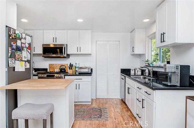 516 24th Street, Hermosa Beach, California 90254, 2 Bedrooms Bedrooms, ,1 BathroomBathrooms,Residential,Sold,24th,SB20201077