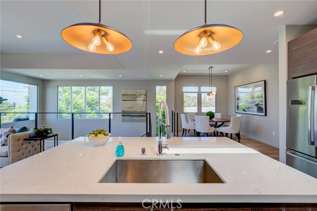 102 Prospect Avenue, Redondo Beach, California 90277, 3 Bedrooms Bedrooms, ,1 BathroomBathrooms,Residential,Sold,Prospect,SB19223229