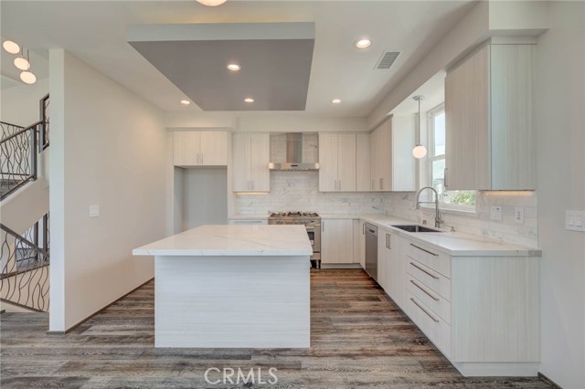 2707 Rockefeller Lane, Redondo Beach, California 90278, 4 Bedrooms Bedrooms, ,5 BathroomsBathrooms,Residential,Sold,Rockefeller,PV19136764