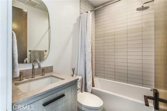 218 1st Place, Manhattan Beach, California 90266, 3 Bedrooms Bedrooms, ,3 BathroomsBathrooms,Residential,Sold,1st,PV21075886