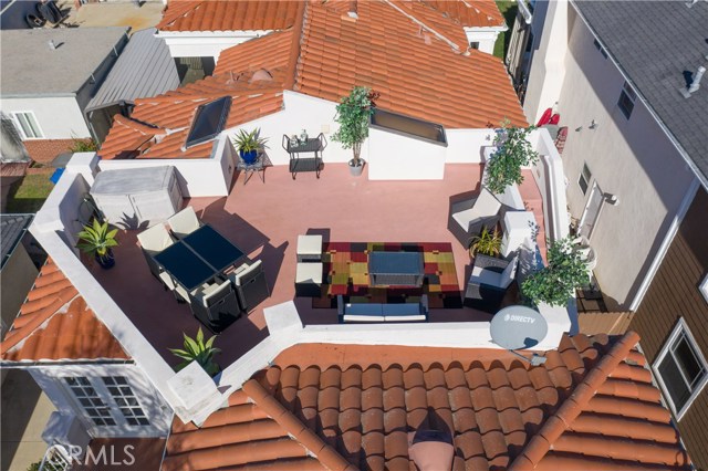 1021 Avenue D, Redondo Beach, California 90277, 4 Bedrooms Bedrooms, ,2 BathroomsBathrooms,Residential,Sold,Avenue D,SB21005310