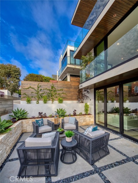 246 30th Street, Hermosa Beach, California 90254, 4 Bedrooms Bedrooms, ,4 BathroomsBathrooms,Residential,Sold,30th,SB19212204