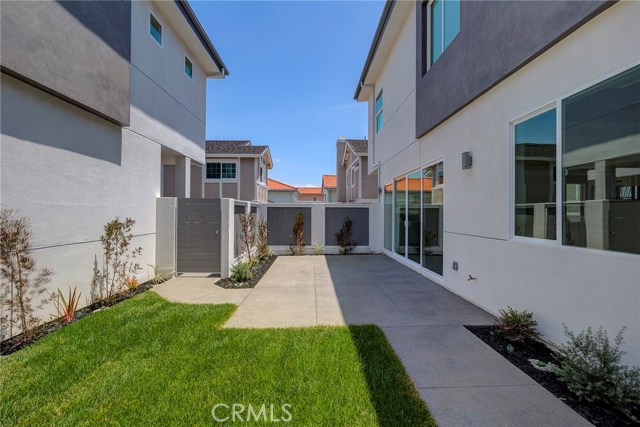 2207 Gates Avenue, Redondo Beach, California 90278, 4 Bedrooms Bedrooms, ,3 BathroomsBathrooms,Residential,Sold,Gates,PV18096021