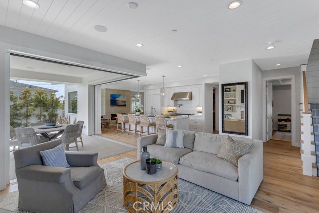 1307 Gertruda Avenue, Redondo Beach, California 90277, 5 Bedrooms Bedrooms, ,1 BathroomBathrooms,Residential,Sold,Gertruda,SB21076858