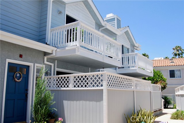 103 Broadway, Redondo Beach, California 90277, 2 Bedrooms Bedrooms, ,2 BathroomsBathrooms,Residential,Sold,Broadway,SB17146325