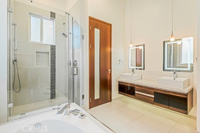 1014 Garnet Street, Redondo Beach, California 90277, 4 Bedrooms Bedrooms, ,3 BathroomsBathrooms,Residential,Sold,Garnet,OC17261734