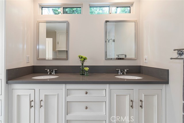 10 Sunnyfield Drive, Rolling Hills Estates, California 90274, 3 Bedrooms Bedrooms, ,2 BathroomsBathrooms,Residential,Sold,Sunnyfield,SB21066576