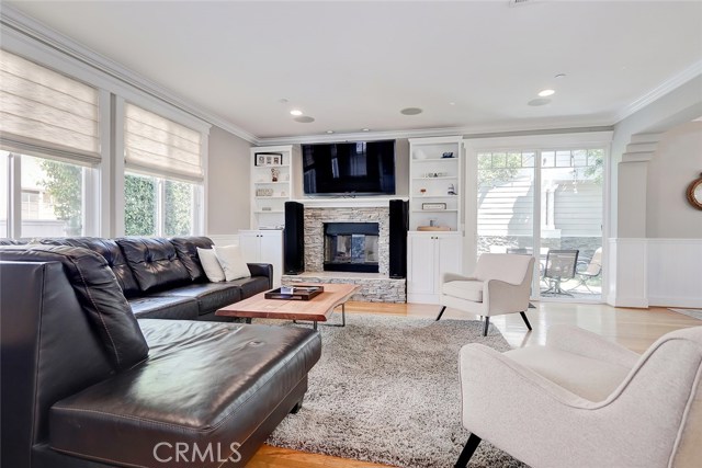 2209 Nelson Avenue, Redondo Beach, California 90278, 4 Bedrooms Bedrooms, ,2 BathroomsBathrooms,Residential,Sold,Nelson,SB20100855