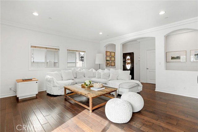 High ceilings, crown molding, opened walls...