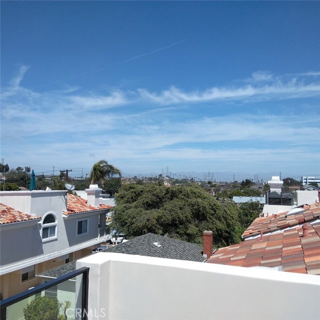 605 Lucia Avenue, Redondo Beach, California 90277, 4 Bedrooms Bedrooms, ,3 BathroomsBathrooms,Residential,Sold,Lucia,SB19087867