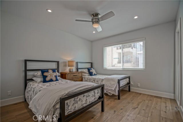 129 38th Street, Manhattan Beach, California 90266, 6 Bedrooms Bedrooms, ,6 BathroomsBathrooms,Residential,Sold,38th,SB21024072